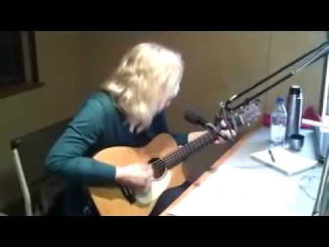 Sally Barker Dear Darlin live solo