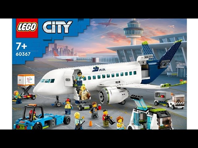 Vídeo relacionado con LEGO 60367 City Avión de Pasajeros, Juguete de Construcción de Avión Grande con Vehículos para el Personal de Tierra del Aeropuerto: Autobús Lanzadera, Remolcador, Camión de Equipajes y 9 Minifiguras