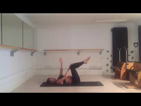 PILATES CON PELOTA PEQUEÑA