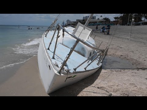 Hollywood wants stranded sailboat on beach removed