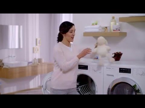 Miele Freestanding Condenser Tumble Dryer Heat Pump TEH785WP - White Video 1