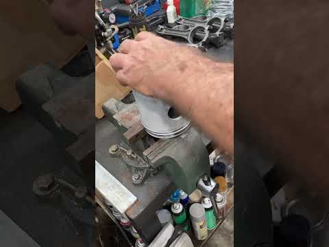 Installing Ring Sets Part 2 (Detroit Diesel 71 Series) #detroitdiesel #dieselpropower