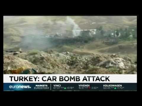 TJETER SULM TERRORIST NE TURQI,AUTOBOMBA PRANE RAJONIT I MERR JETEN 11 POLICEVE DHE PLAGOS 70 TE TJE