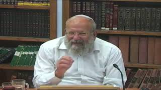 "הִתְקוֹשְׁשׁוּ וָקוֹשּׁוּ... בקשו צדק בקשו ענוה" ואז העיר עזה תהיה שלכם | הרב אלישע וישליצקי זצ"ל (הערוץ של ישיבת מכון מאיר) - התמונה מוצגת ישירות מתוך אתר האינטרנט יוטיוב. זכויות היוצרים בתמונה שייכות ליוצרה. קישור קרדיט למקור התוכן נמצא בתוך דף הסרטון