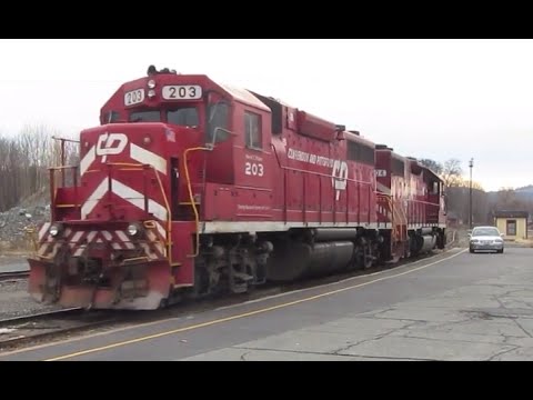 CLP 203 (GP38) White River Junction