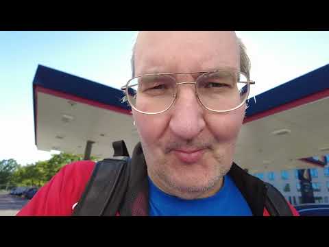 MongoTV_9003 - MIN GÅTUR - Del 4 - Sælger FLASKER i LIDL En Flot LØRDAG Sommmeraften og Spiser PØLSE