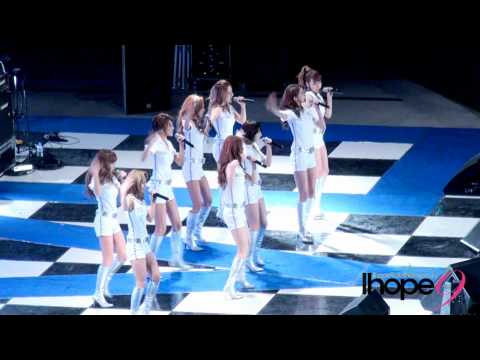 SNSD) Fancam Hoot 110517 @HY Univ. festival