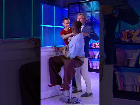 😂🇦🇷 L'entrée folle d'Omar dans #TheBigShow après la remontada de l'Argentine !