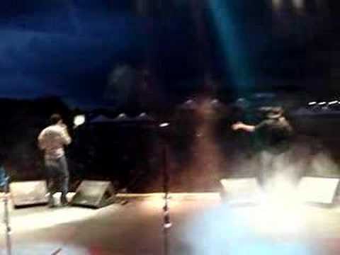 dois a um mulher boa /trem bao