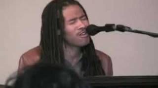 Anwar Robinson Sings at Syracuse Stage