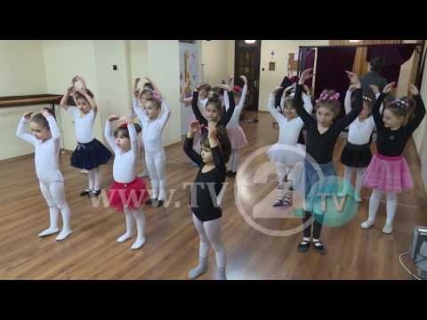 TË BËHESH NJË BALERIN, POZITAT QË DUHEN MËSUAR DHE HAPAT QË DUHEN NDJEKUR