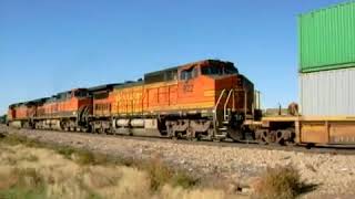 preview picture of video 'BNSF Stack Train  #1'