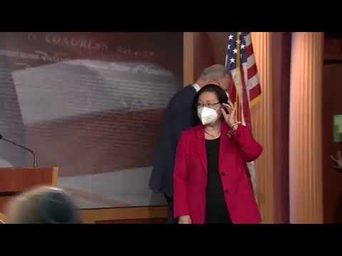 現場：參議院民主黨領袖查克-舒默發言，COVID救援談判繼續進行。 (LIVE: Senate Democratic Leader Chuck Schumer speaks as COVID relief negotiations continue)