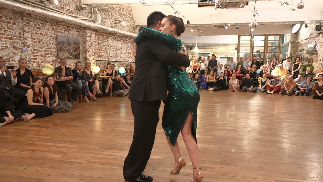 Carlos Espinoza & Agustina Piaggo "Muchacho"