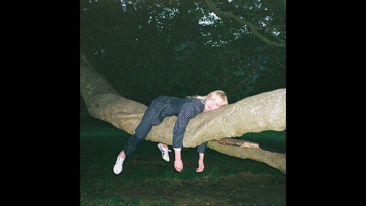 Alice Costelloe - Move On With the Year