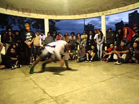 True Floor 2014 - Top 32 - Willas ( Warriors Dance ) vs Tubarão ( Mega Break )