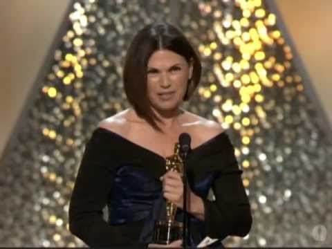 Bir Geyşanın Anıları Kostüm Tasarımını Kazandı: 2006 Oscar