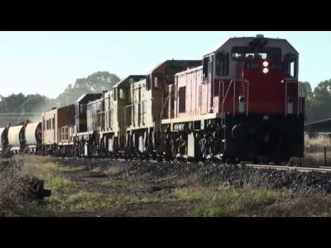 Australian Trains: SSR/ARTC Ballast Train - The Rock NSW Australia