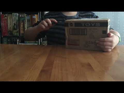 First official box day! Trendmasters Godzilla micro play set. Unboxing.