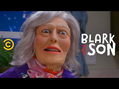 斯泰西的媽媽有它去（壯舉簡林奇） - 布拉克和兒子（季節2，EP.6）。 (Stacey’s Mom Has Got It Going On (feat. Jane Lynch) - Blark and Son (Season 2, Ep. 6))