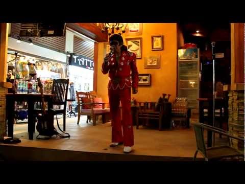 Delvis Elvis of Phuket / Such a night