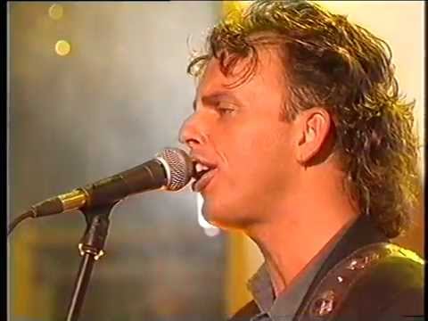 Matt Finish, '93 perform 'Blue'