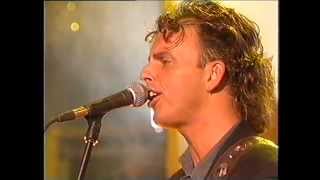 Matt Finish, '93 perform 'Blue'