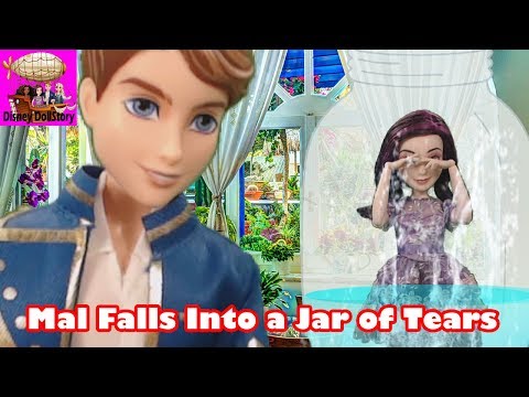 Mal Falls into a Jar of Tears - Part 10 - Descendants in Wonderland Disney