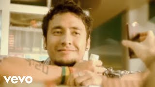 Download lagu Ello - Takkan Ada Aku Lagi (Video Clip) mp3