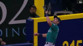 Dominic Canzone makes SPECTACULAR CATCH!!!