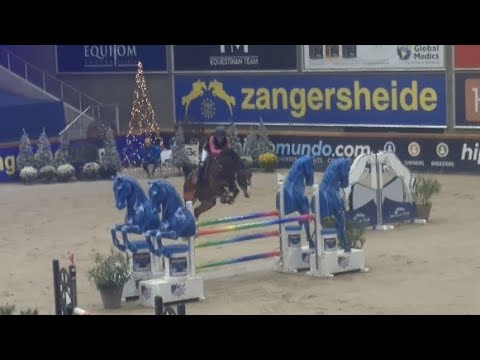 Malu (13) und Jay - M* in Opglabbeek (Belgien) am 20.11.2022