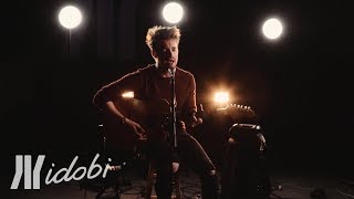 Finneas - &quot;Let&#39;s Fall in Love for the Night&quot; (idobi Sessions)