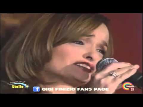 Valentina Stella e Gigi Finizio Comme faccio senza e te