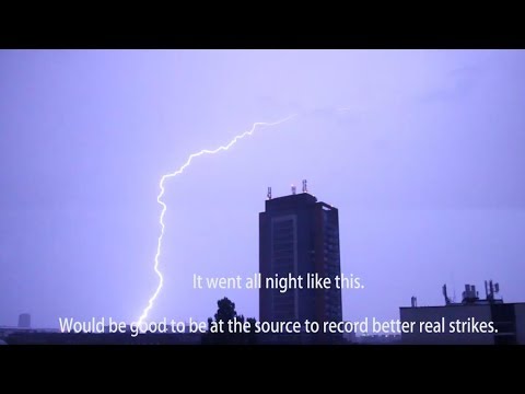 PERMANENT LIGHTNING - All night storm and lighting over entire Bratislava - VKUSE BLESKY