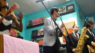 Fitz &amp; The Tantrums Breakin&#39; The Chains of Love