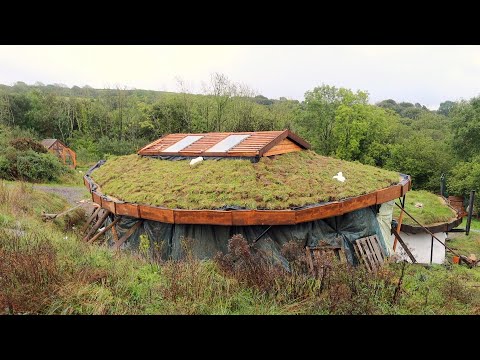 Off Grid Earthbag Workshop Part 71 Facias And Turfing The Roof