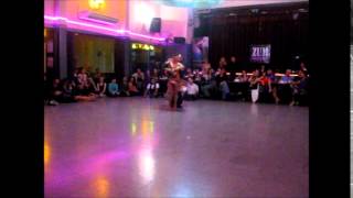 Jonathan Spitel y Betsabet Flores en ZUM!