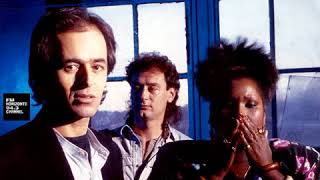 Fredericks Goldman Jones - Né En 17 À Leidenstadt (LYRICS)