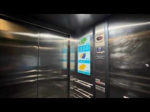 ~2008 Orona MRL Traction Elevators @ Pingo Doce Super Cancela, Caniço (Madeira), Portugal.