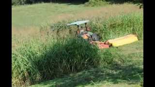 preview picture of video 'John Deere Tractor in Tall Grass'