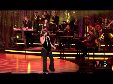 (HD) Kelly Clarkson - Why Haven't I Heard From You (CMT Giants Honor Reba)