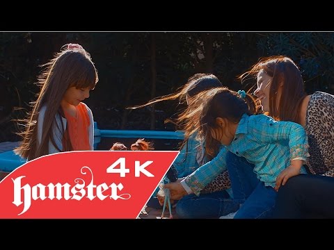 Miro Tu Foto (Video Oficial) - ChimpanC