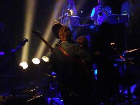 Glen Hansard - Skylarkin' (w/Lisa Hannigan & Mic's daughter), Dublin, Vicar Street,18.12.12