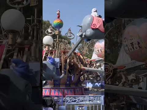 Disneyland Walk Through-Hot and Crowded Day I Character Sightings and Fantasmic Fire Damage