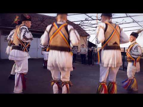 [05] Calusarii din Bosorod - In curte la gazda din Bobaia (25 decembrie 2017)