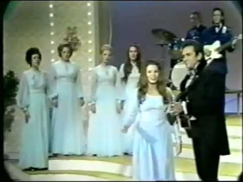 Johnny Cash & June Carter live in 1971: Old Time Religion medley