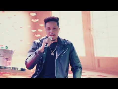 Preciso Encontrar Alguém - Adriano Santos Feat. O Menino do Vale  (CLIPE OFICIAL)