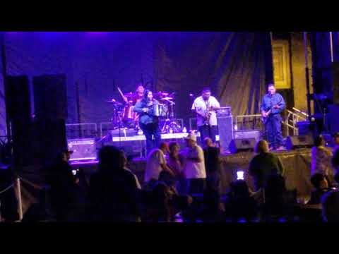 download lagu mp3 mp4 Cruz Band, download lagu Cruz Band gratis, unduh video klip Cruz Band