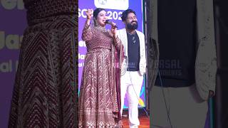 Download lagu ജാസിയുടെ മാസ്റ്റർപീസ് ഗാനം 'പൊന്നു സഖീ എന്തിനാ' വേദിയിൽ പാടിയപ്പോൾ #jasi #ashi #jasiashi mp3