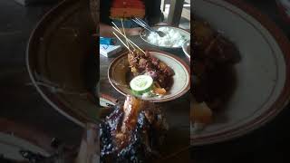 Download lagu Bakar Tulang Dinosaurus | SOP & sate sapi Pak Bayu Jogja shorts mp3